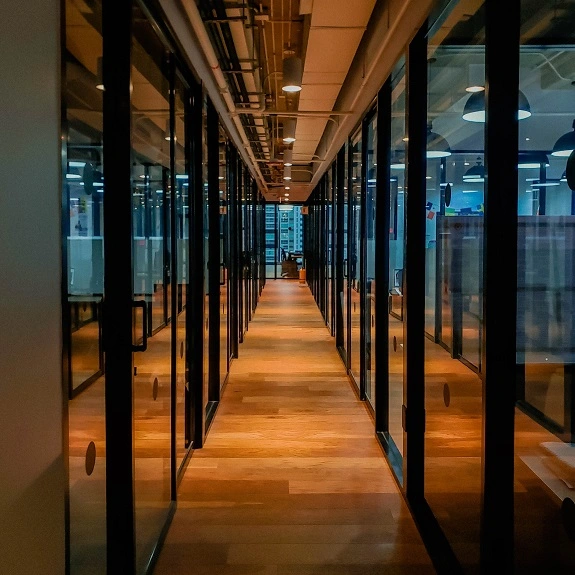 Phim dán cửa sổ thương mại