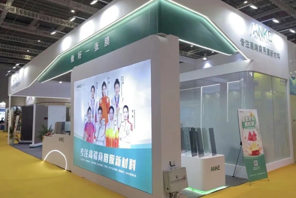 Triển lãm đôi tia lửa rực rỡ 