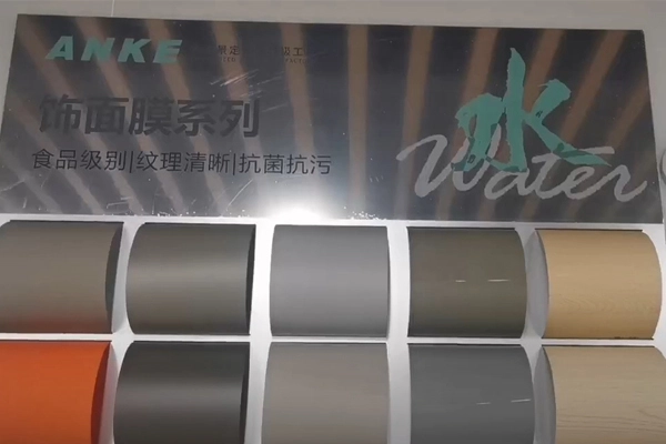 Màng PVC trang trí nội thất cửa vân gỗ màng ép chân không