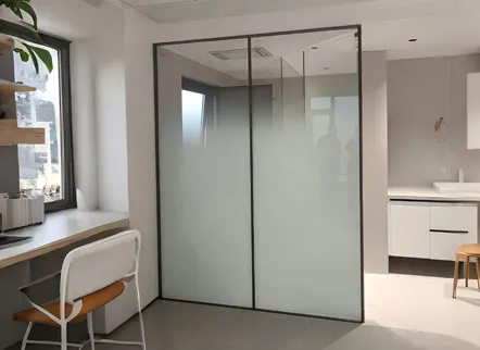 Màng kính chuyển sắc Chấm một chiều